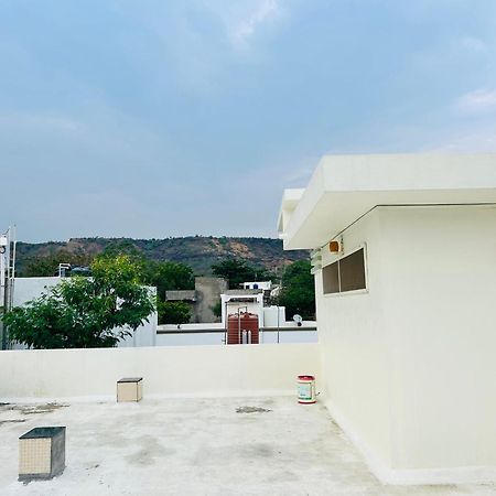 Private & Elegant 3Bhk Villa, Hillside Hideaway, 10 Mins From Mh Bus Stand Aurangabad  Exterior foto